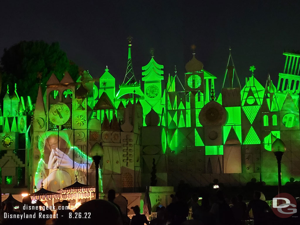 Encanto Projection show