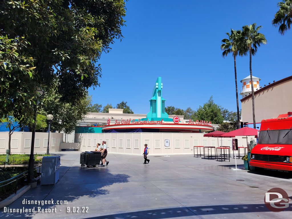 Renovation work on the Hollywood Lounge continues. The scaffolding is gone and neon replacement is underway.
