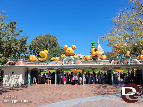 No lines to enter the park at 12:28pm