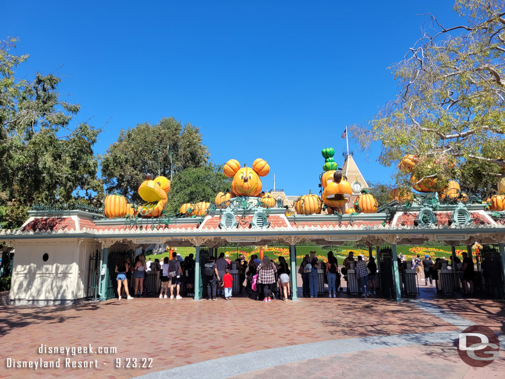 No lines to enter the park at 12:28pm