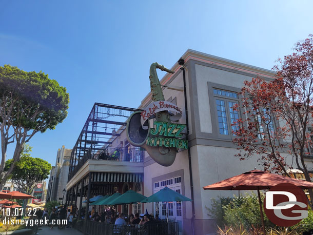 Work on the Jazz Kitchen facade and balcony continues.