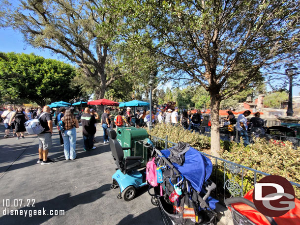 This churro cart filled its queue space and out into the walkway.