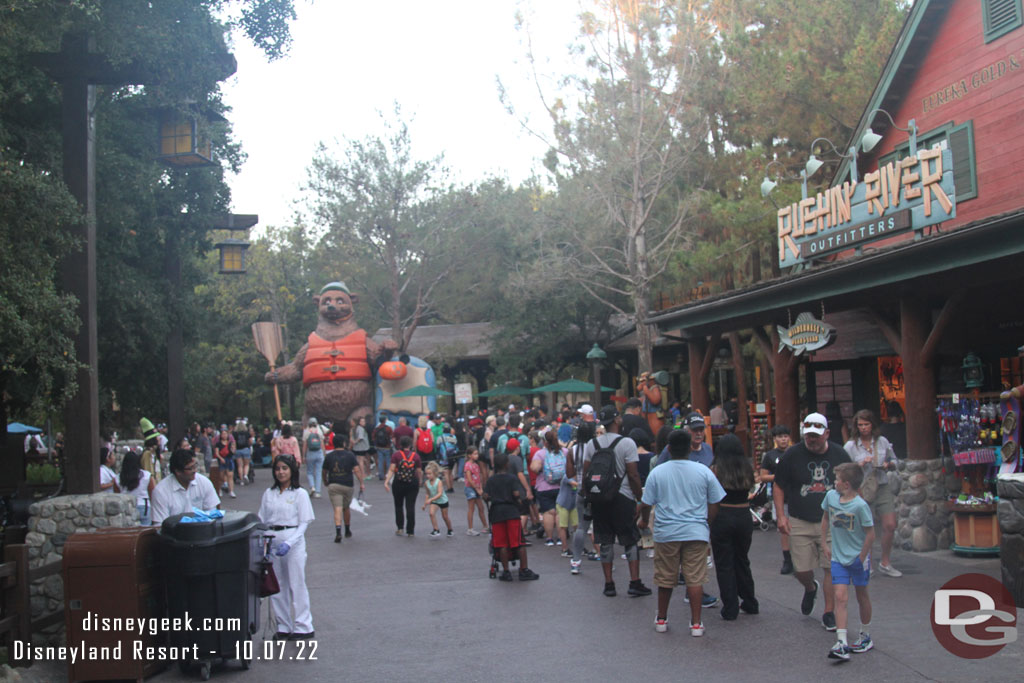 Lightning Lane Return for Grizzly River Run was backed up past the store at 6pm