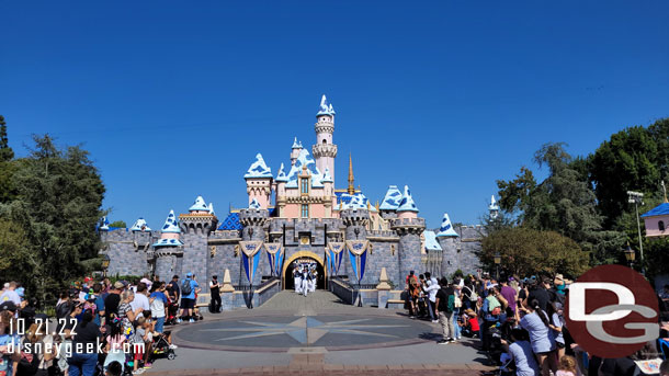 The Disneyland Band arriving.