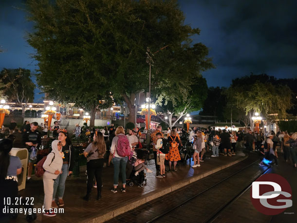 The line for pictures with the pumpkin wrapped around Town Square and the Flag Pole and then out to here.. 