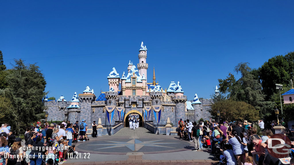 The Disneyland Band arriving.