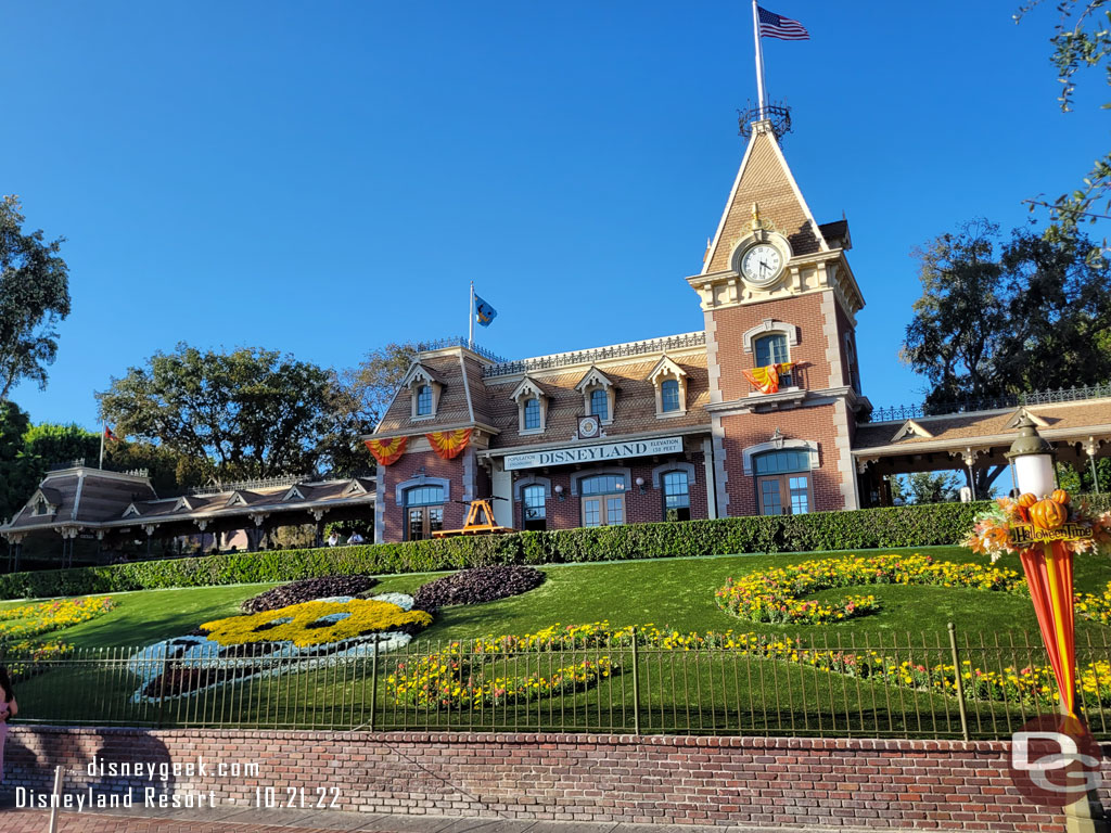 4:30pm - Back to Disneyland for the Flag Retreat