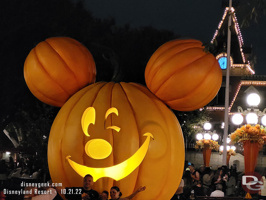 A final look at the Mickey Pumpkin in Town Square. It will be gone my next visit.