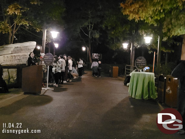 Queues for the World of Color dessert party in Grizzly Recreation area.