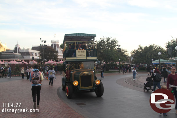 An Omnibus making the rounds this evening.