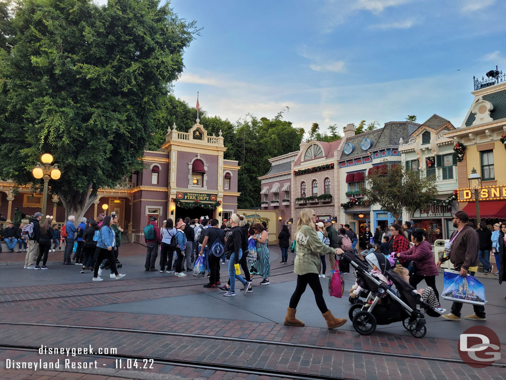 Found a bench to listen to the Dapper Dans.. you could sorta see them by the fire house. I opted to sit and listen vs stand.