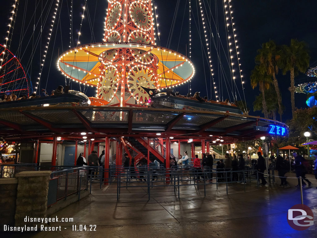 Thought this was odd.. they were not using the queue switchbacks for the Zephyr.. instead it spilled out to the walkway.