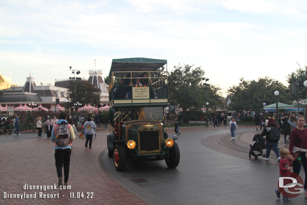 An Omnibus making the rounds this evening.