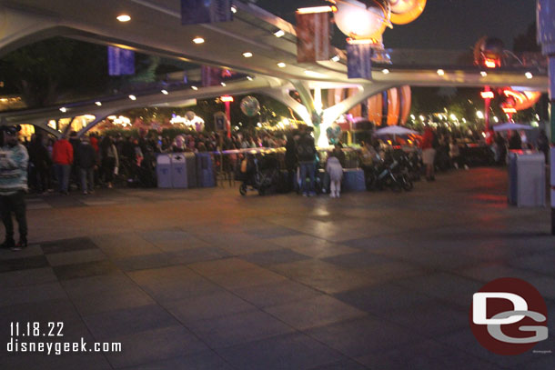 8:06pm and you can momentarily see pavement in Tomorrowland.