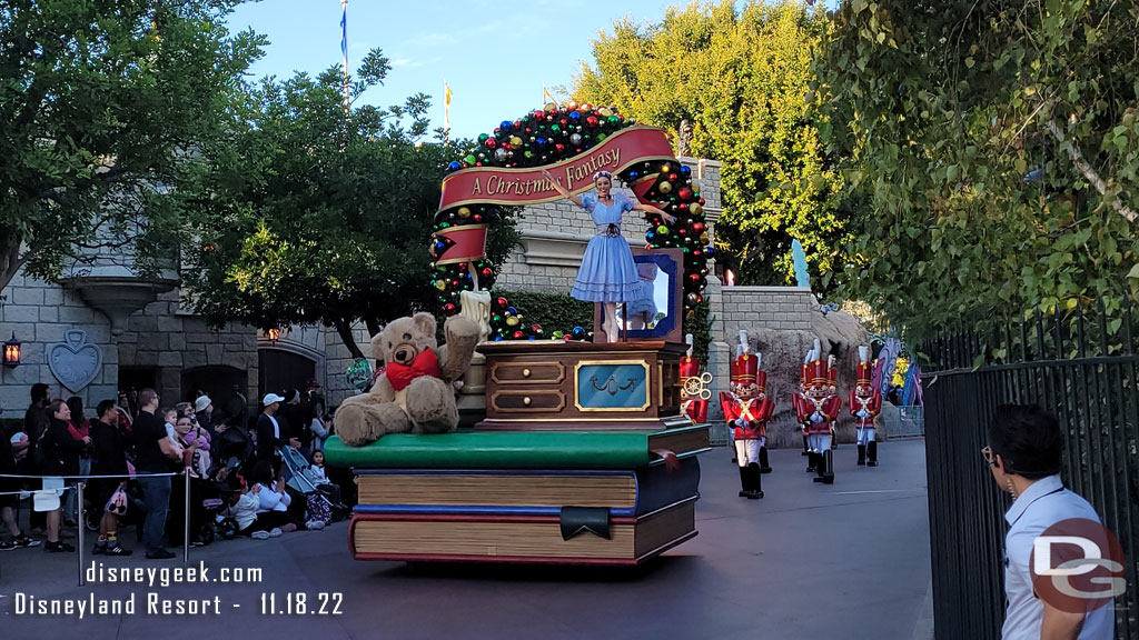 Time for the 3:30pm A Christmas Fantasy Parade