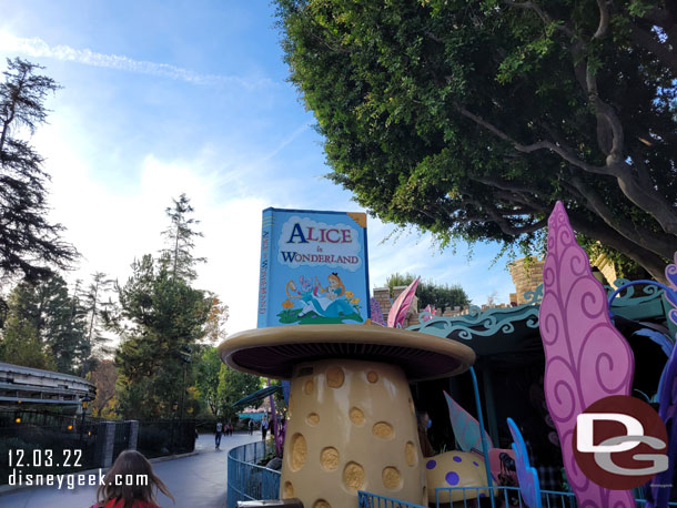 8:45am - Decided to get in line for Alice in Wonderland.