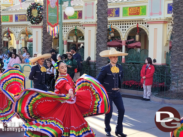 2:15pm - Disney Viva Navidad Street Party