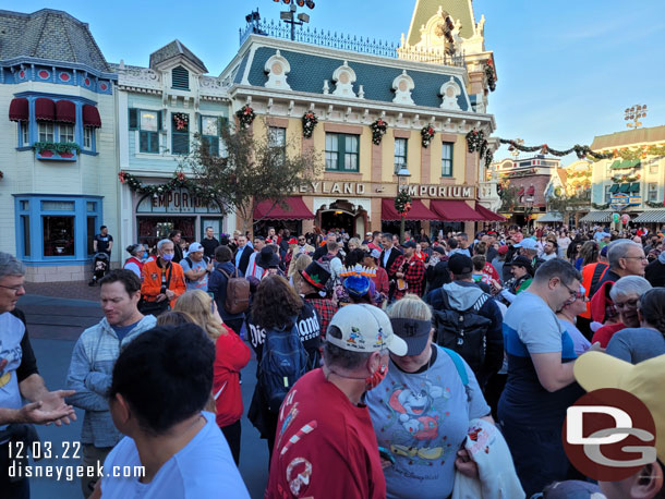 3:44pm - Filling in behind me.  In the crowd some Walt Disney Company Executives