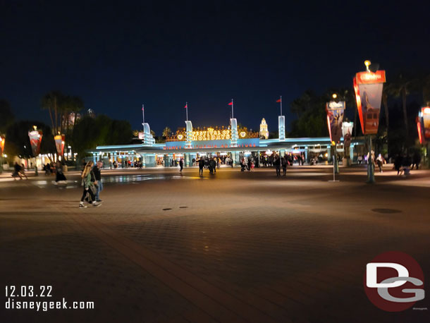 6:24pm - On my way across the Esplande to Disney California Adventure