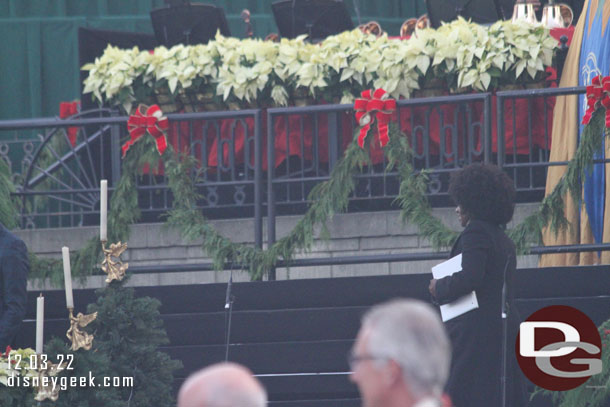 4:23pm - Viola Davis arrives to do a sound check.