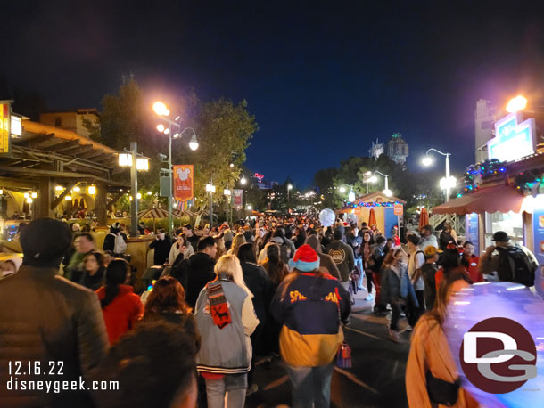 7:46pm - DCA Performance Corridor crowd