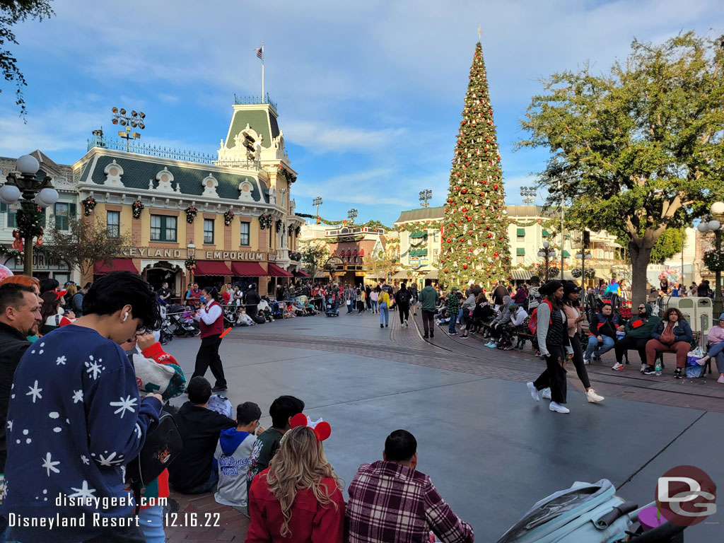 3:29pm - Back at Disneyland. Guests waiting for the 3:30 parade.