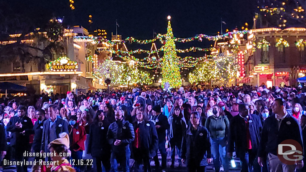 7:06pm - The post parade crowd