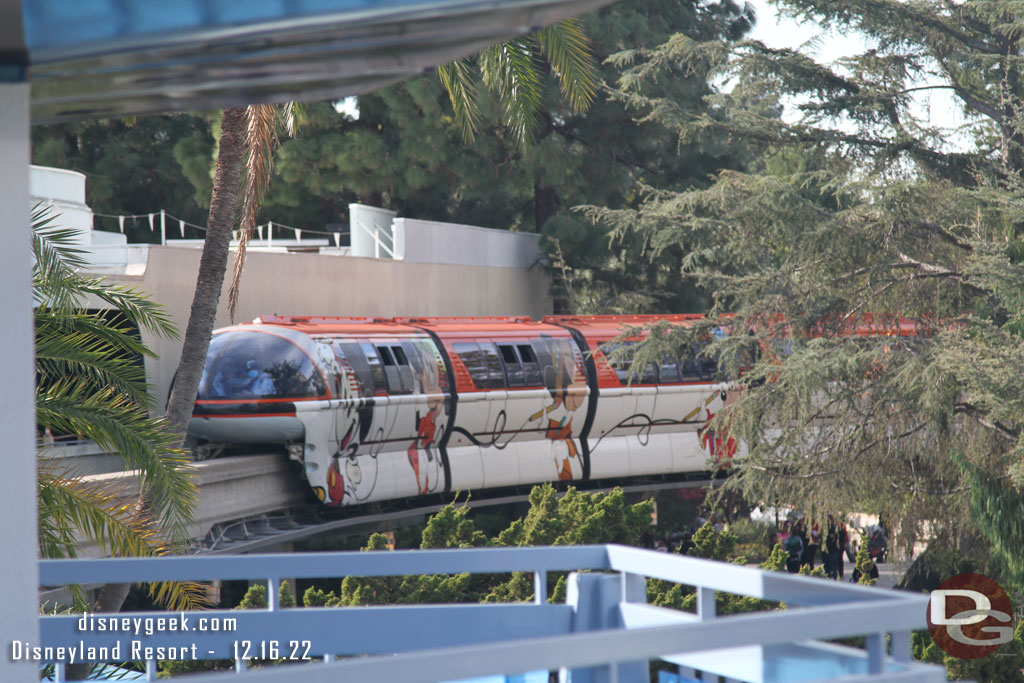 Monorail Orange arriving