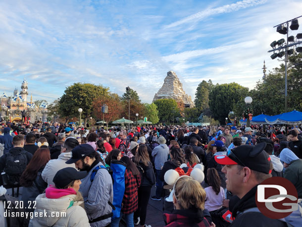 7:57am - A look around the hub at the crowd gathered for rope drop.