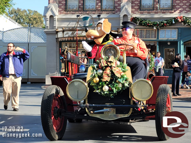 Goofy in the fire truck to wrap up the cavalcade.