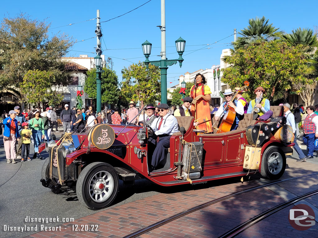 Five and Dime use their car to arrive in Carthay Circle now.