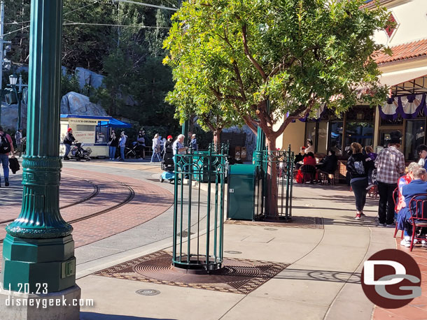 The tree has not been replaced in Carthay Circle yet