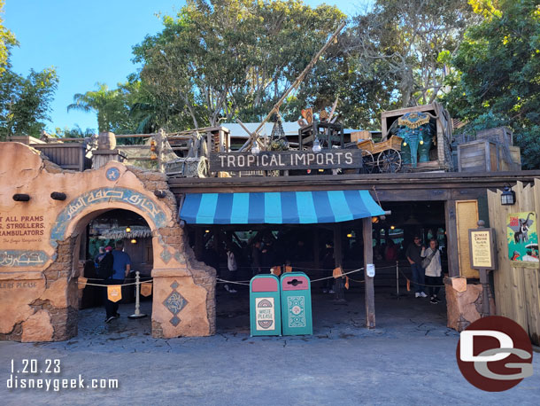 Due to the walls there you enter the queue for Jungle Cruise in the Tropical Imports area, stroller parking is moved.