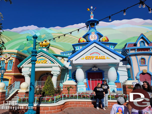 11:19am - Back out in Toontown and time to explore.