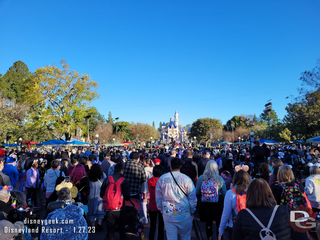 A wider view as the rope drop announcement plays.