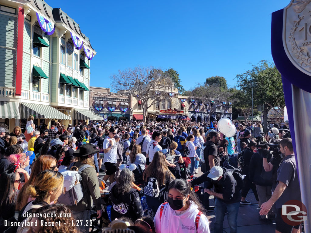 After the cavalcade Main Street was really busy feeling.