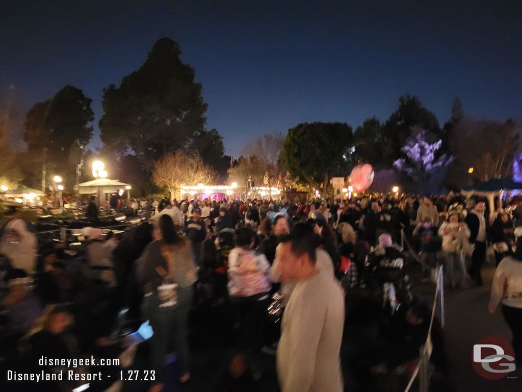 6:13pm - The fireworks viewing area in front of the castle is mostly full.. 3+ hours before showtime