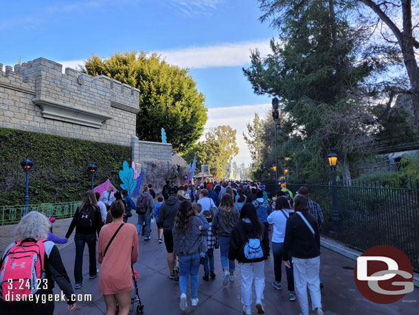 8:01am - Joining the crowd heading to Toontown