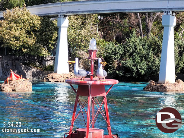 9:53am - Back ashore and done with a trio of Tomorrowland attractions in under an hour.  Speaking of trio only 2 of 3 sea gulls were out today.