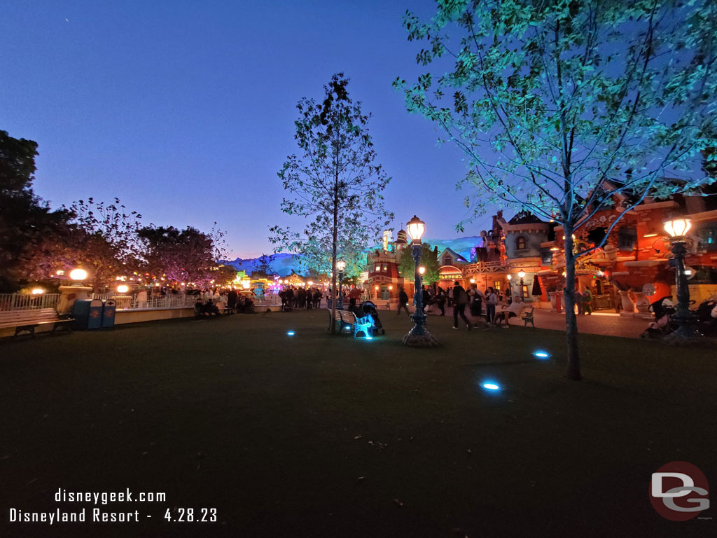 Taken just before 8pm when Toontown was starting to close for the fireworks.