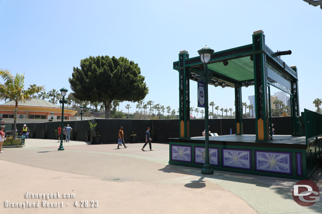 A wider view showing the new fence and how it comes up to where the concrete work was done.