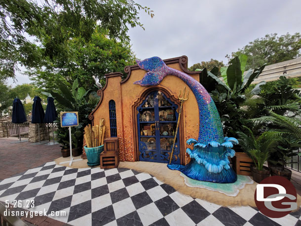 A closer look at Ariel's meet and greet location. The area was available for photos now that she is done for the day.