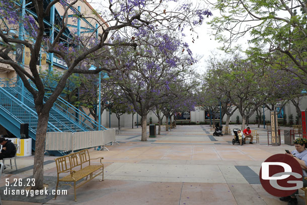 The walls are all down in the Hyperion queue/courtyard.