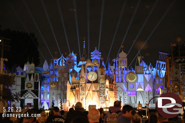 Some pictures of the Encanto projections on it's a small world.