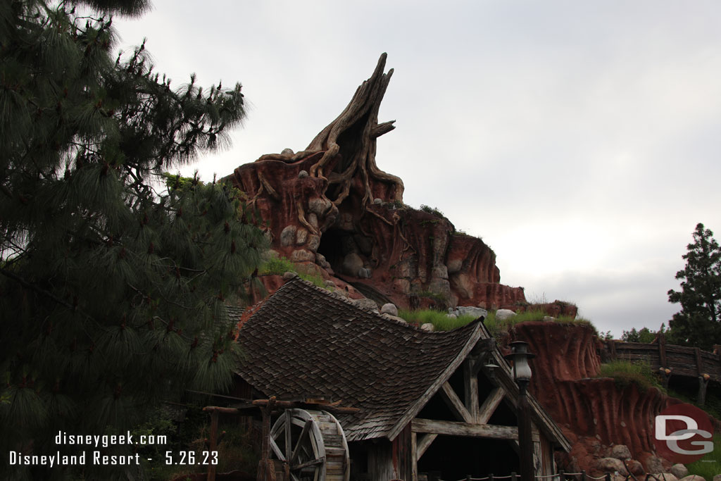 This is the final weekend for Splash Mountain at Disneyland. The attraction closes next week to become Tiana