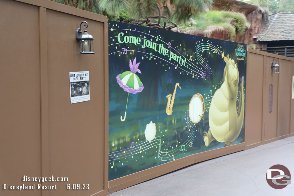 A photo op along the walkway in Critter Country