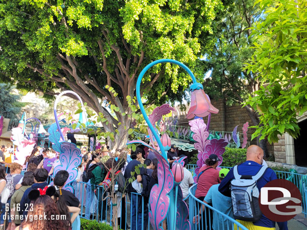 Alice in Wonderland is also open this week and all the walls that were up in its queue are gone.