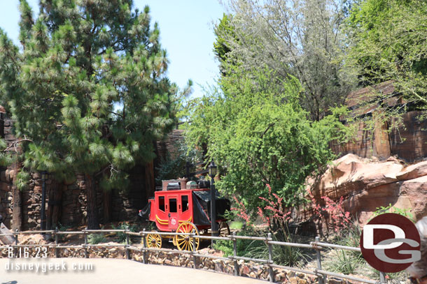 The Stagecoach has returned to the trail just outside Star Wars: Galaxy's Edge. It had been gone for quite a while.