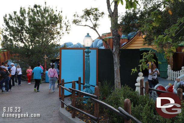 Walls up around the popcorn cart area