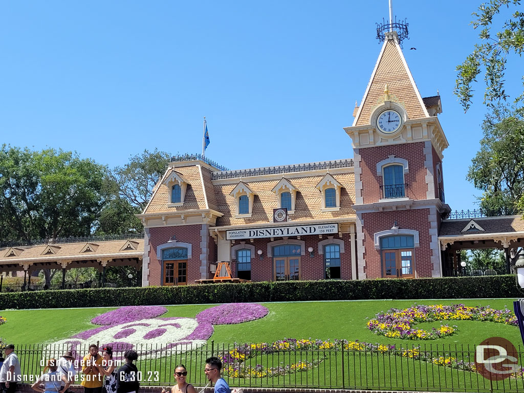 3:00pm - Arriving at Disneyland